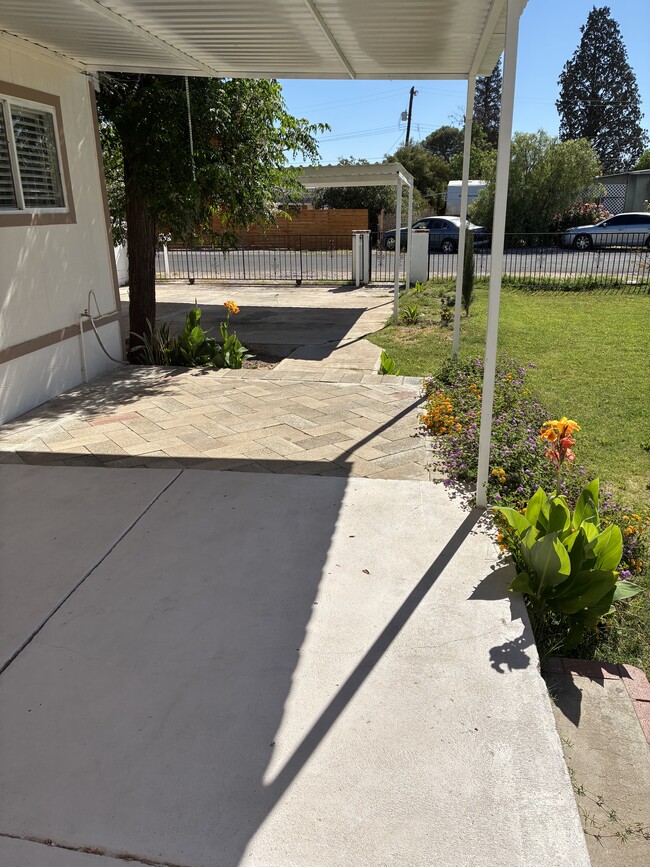 Building Photo - 4725 N Camino Feliz