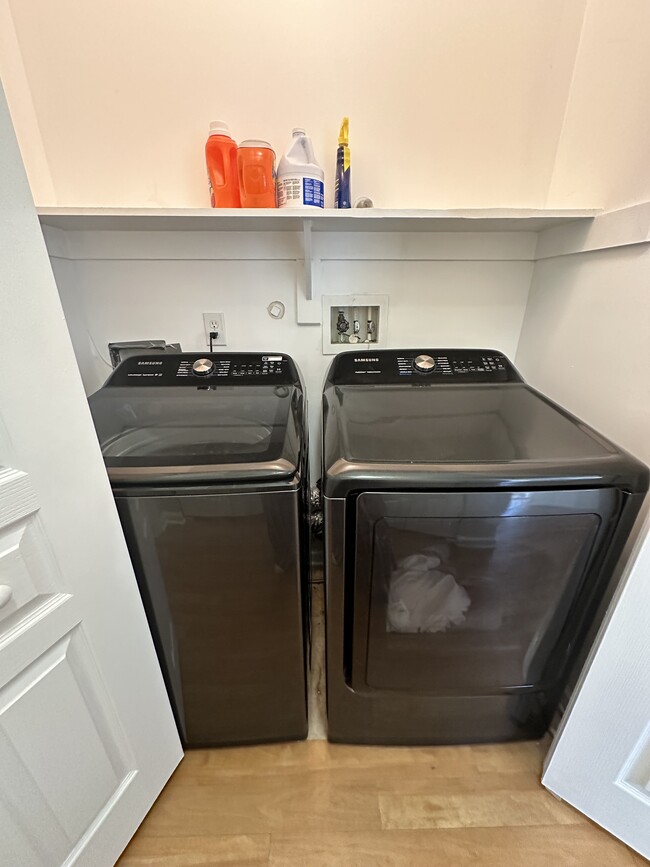 Washer/Dryer - 1237 Yarbrough Way