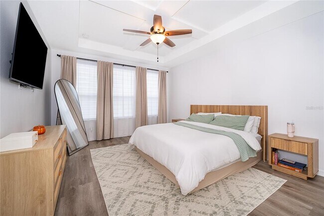 Building Photo - 2022 Redbay Ave