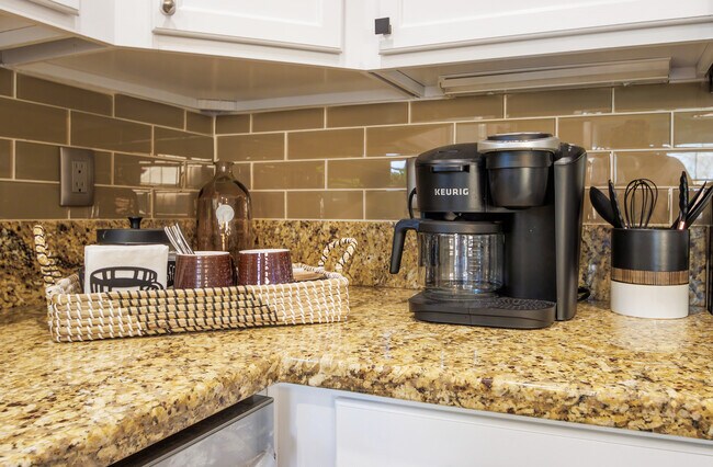 Building Photo - 4027 E Cathedral Rock Dr