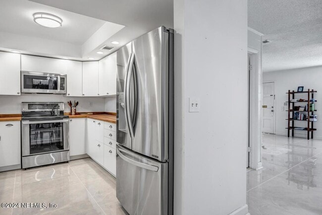 Building Photo - 695-A1A A1A N