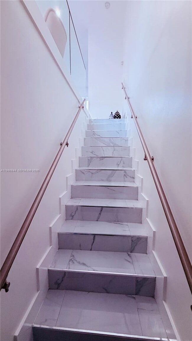 Building Photo - 8033 Lake Dr