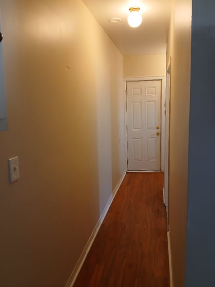 Building Photo - 433 W Savannah St