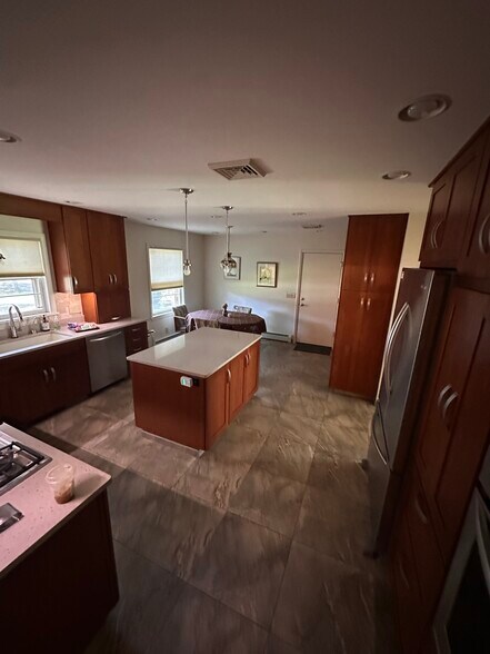 Building Photo - 9 Courtenay Cir