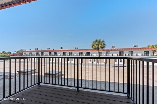 Building Photo - 11 Dondanville Rd