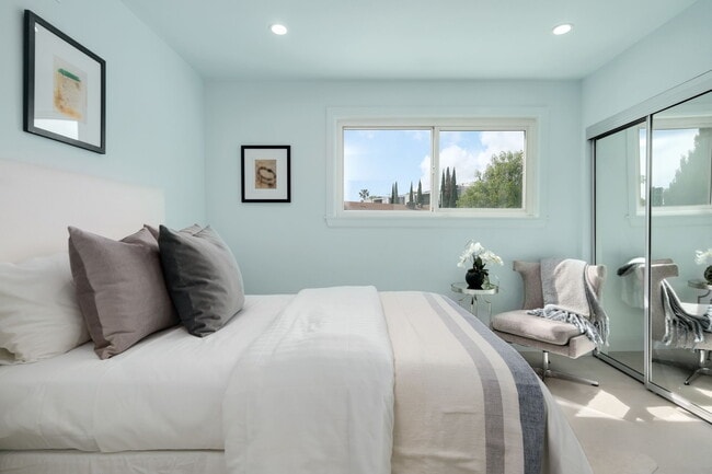 Building Photo - 11670 W Sunset Blvd