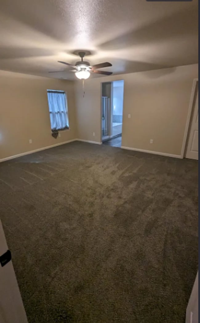 Building Photo - Now Available 3 bedroom| 2 baths 1597sqft home in Fallon! Must See!