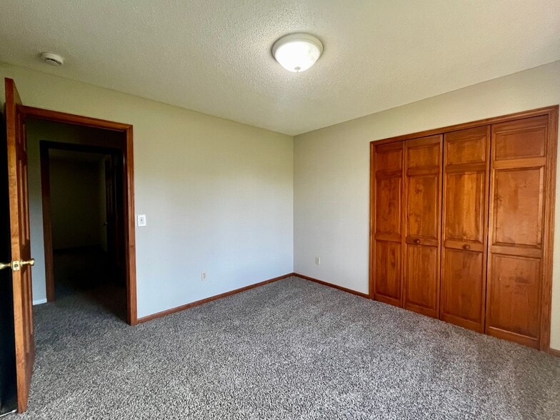 Building Photo - 10339 Lake Sebago Dr