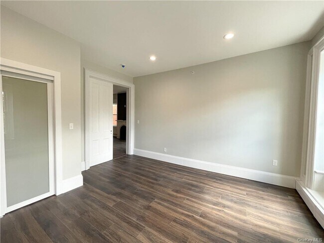 Building Photo - 53 S Clover St