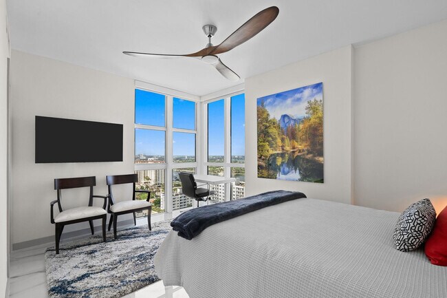 Building Photo - 101 S Fort Lauderdale Beach Blvd