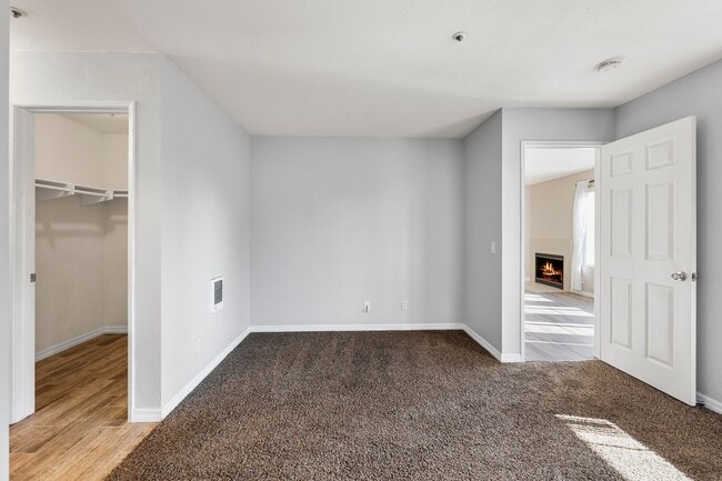 Building Photo - 1202 Donax Ave