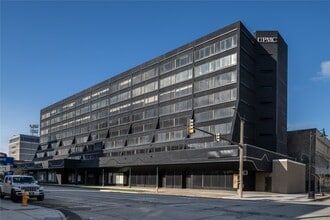 Building Photo - 16 W 10th St