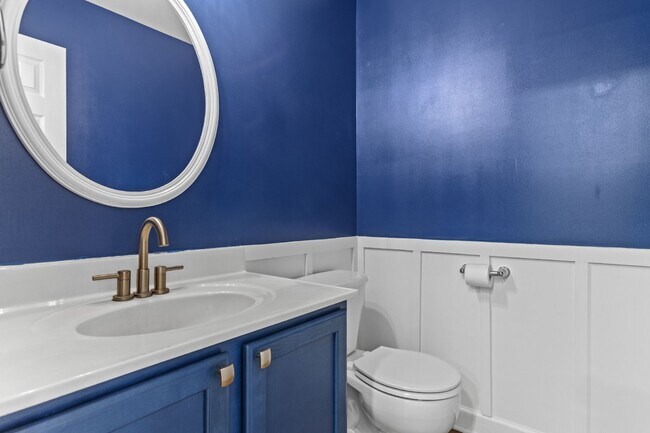 Building Photo - 4 Bedroom 2.5 Bathroom located in Creeks Edge