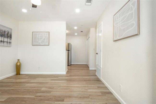 Building Photo - 4913 Hawk Cove