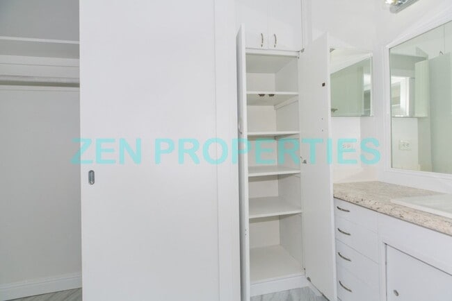 Building Photo - studio for rent at Lunalio Tower