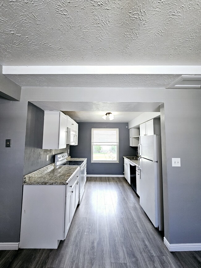 Building Photo - 55 San Rafael Ct