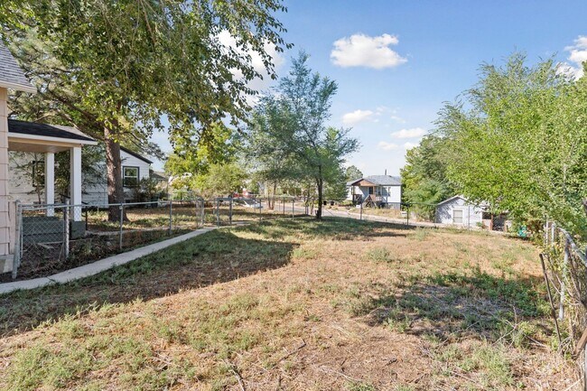Building Photo - 3754 S Delaware St