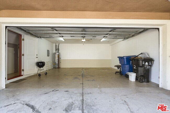 Building Photo - 1559 W 207th St