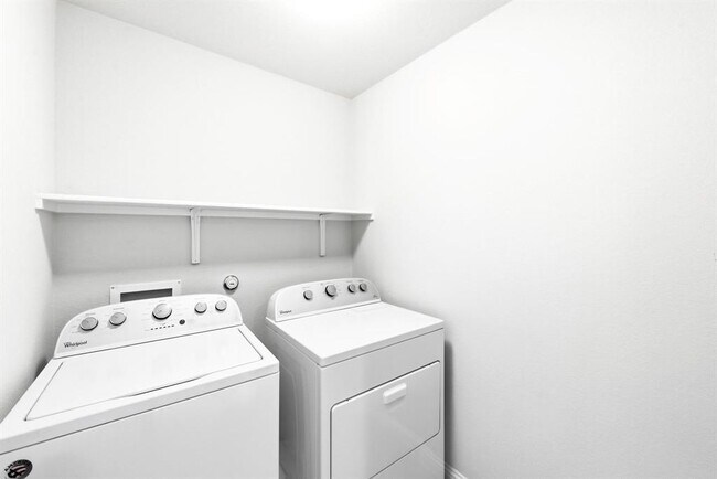 Building Photo - 9415 Tanager Way