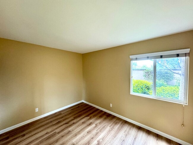 Building Photo - Great 2B/1BA Condo in Oceanside!