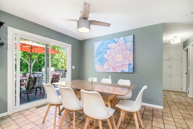 Building Photo - 4 Bedroom 1.5 Bath