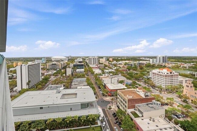 Building Photo - 400 Central Ave