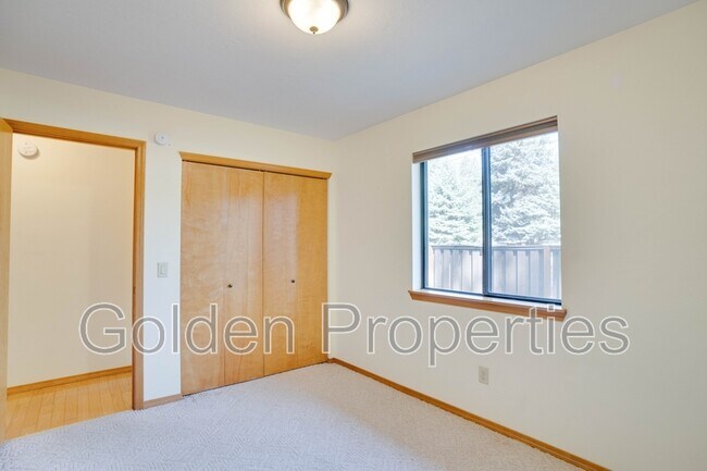 Building Photo - 1130 E Timber Ln