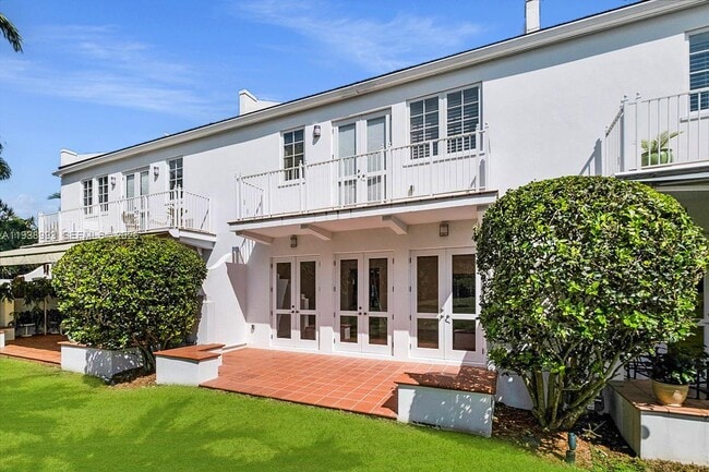 Building Photo - 1109 Campo Sano Ave