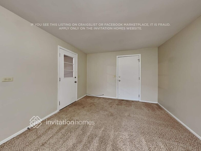 Building Photo - 1550 E Anderson Dr