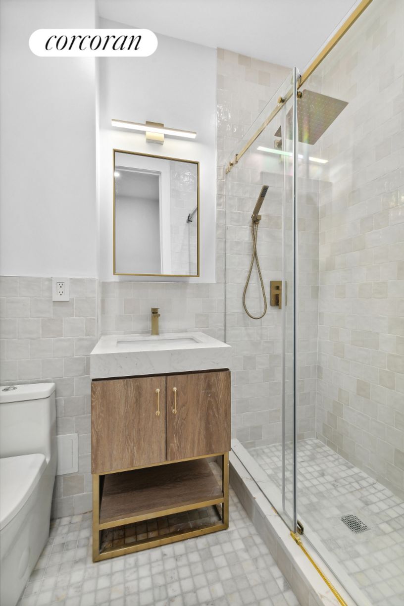 Building Photo - 204 W 96th St