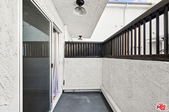 Building Photo - 3131 S Canfield Ave