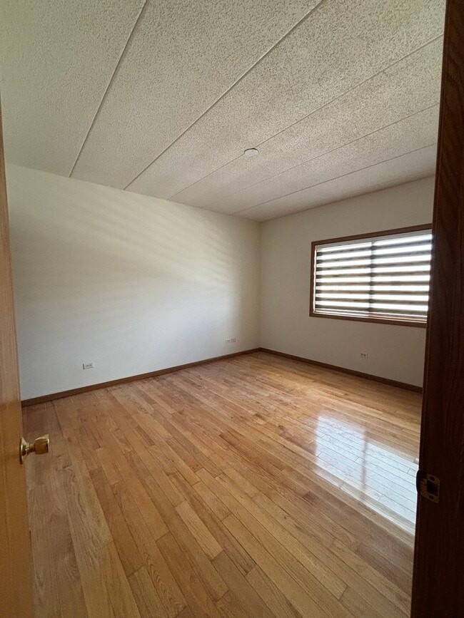 Building Photo - 9439 S 79th Ave