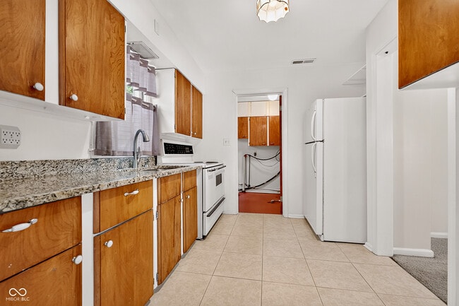 Building Photo - 3916 W 96th St