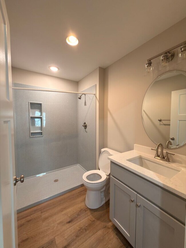 Building Photo - 3031-MF3-E4