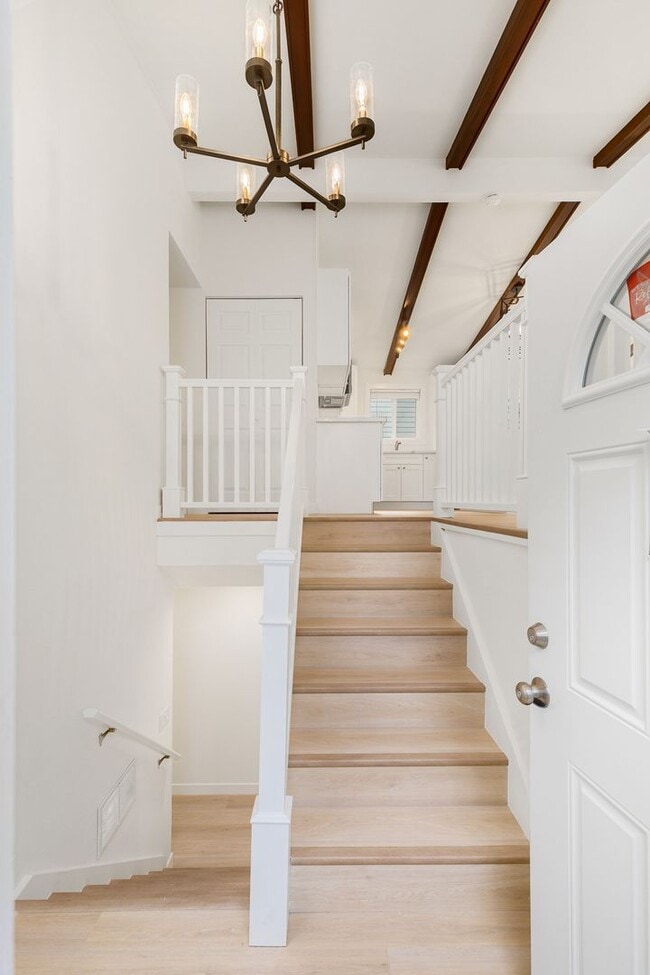 Building Photo - Gorgeous Fully Renovated 5 Bedroom Redmond/Bellevue/Kirkland Border