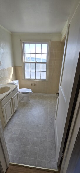 Upstairs bathroom - N47W28270 Lynndale Rd