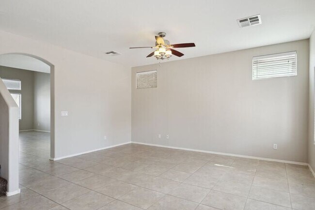 Building Photo - San Tan Heights