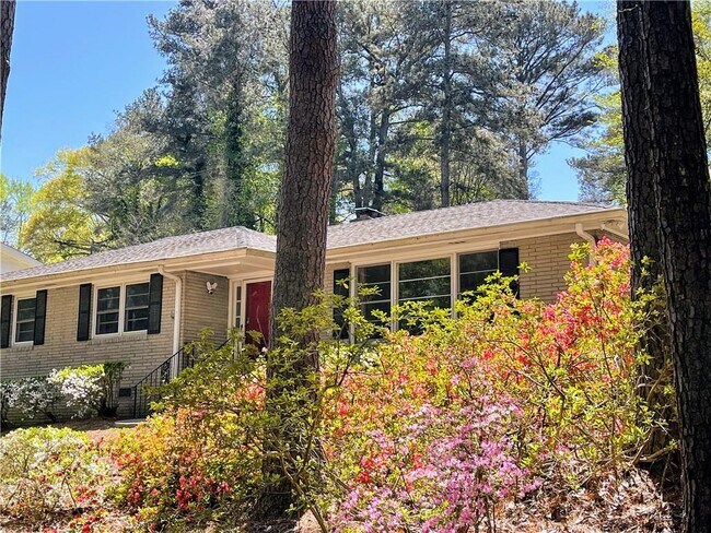 Building Photo - 1973 Desmond Dr