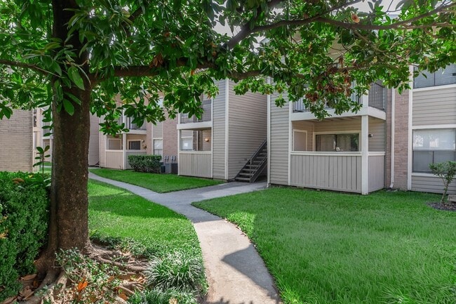 Building Photo - 12335 Antoine Dr