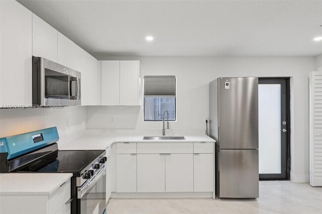 Building Photo - 17003 SW 107th Pl