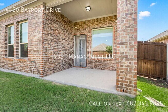 Building Photo - 4420 Bayport Dr
