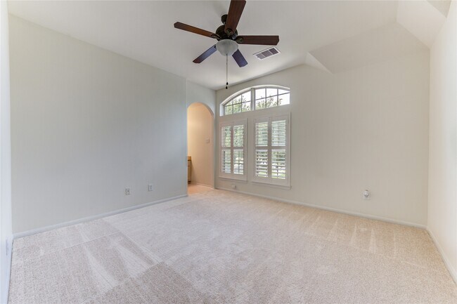 Building Photo - 1335 Altavilla Ln