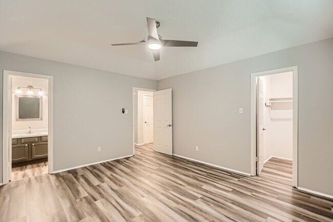 Building Photo - 401 Summer Pl Ct