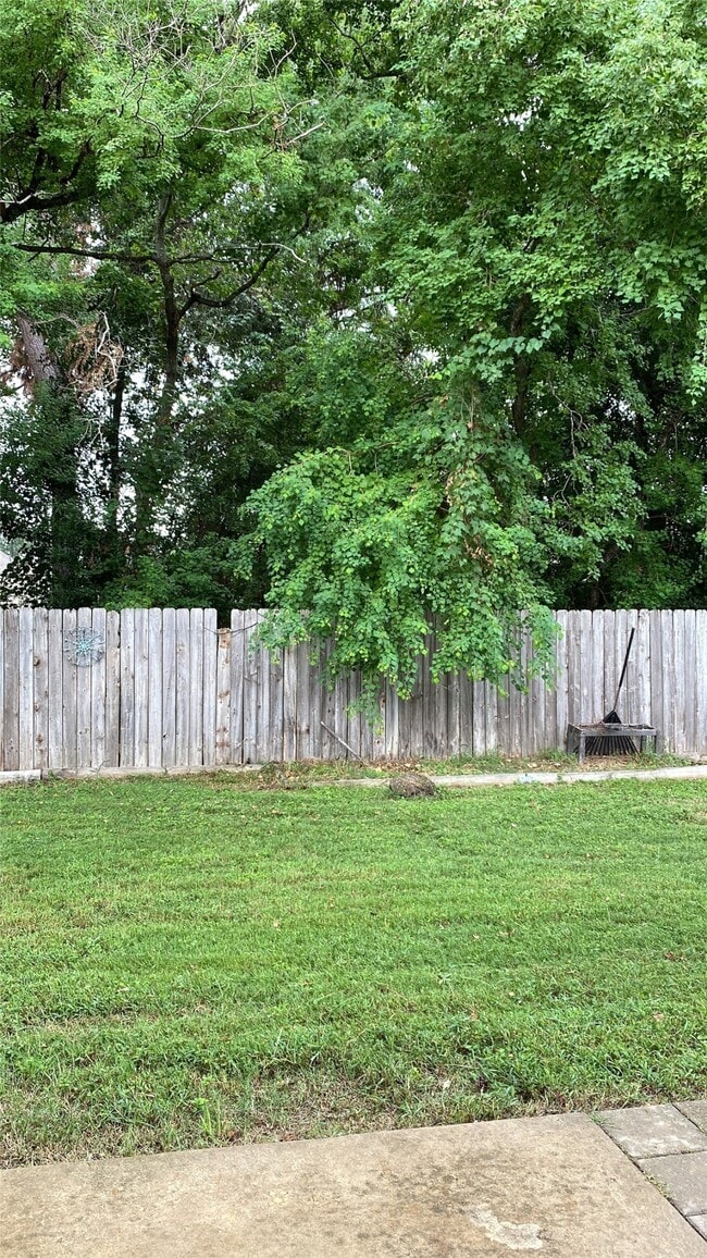 Building Photo - 18034 Platinum Springs Dr