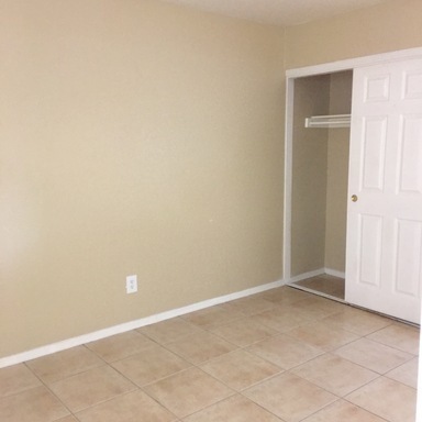 Building Photo - 2 bed 2 bath Town-homes in Central Phoenix...