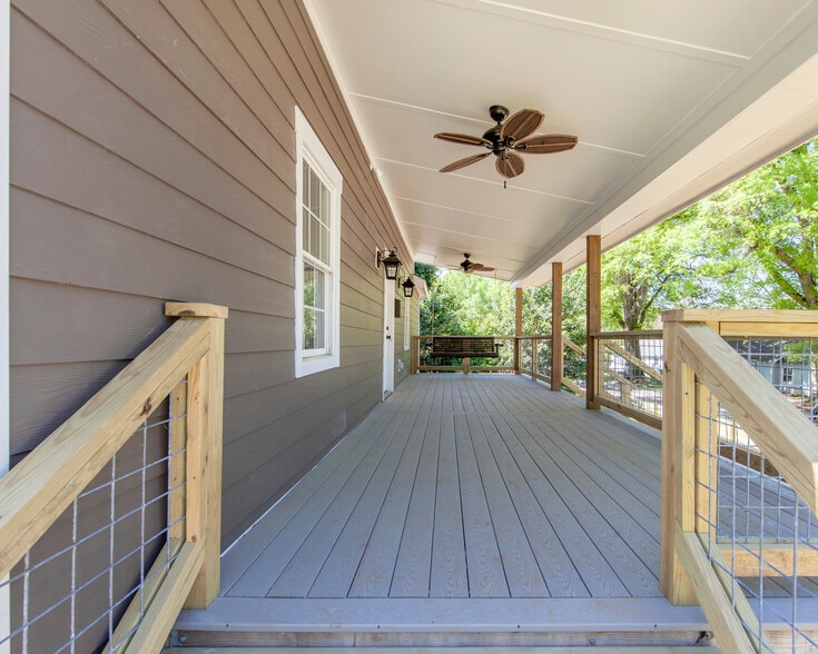 Spacious Front Porch & Swing! - 2660 Roslyn Ave