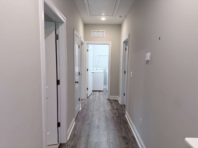 Building Photo - Spacious Townhome in The Springs of North Asheville