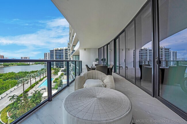 Building Photo - 5000 Island Estates Dr