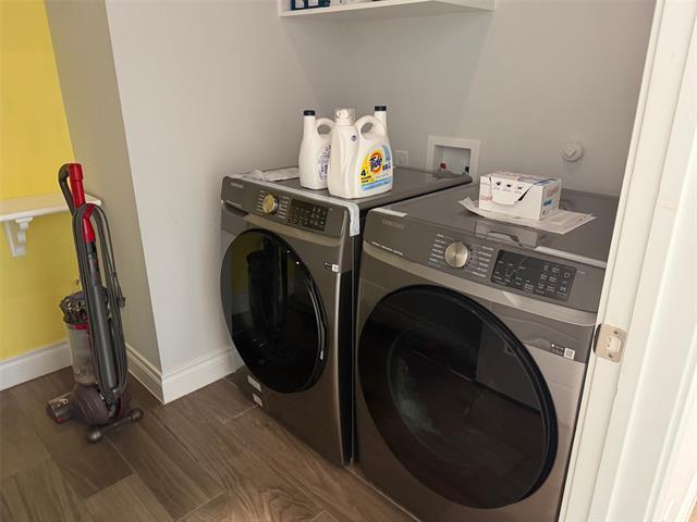 Building Photo - 2421 Stella Ln