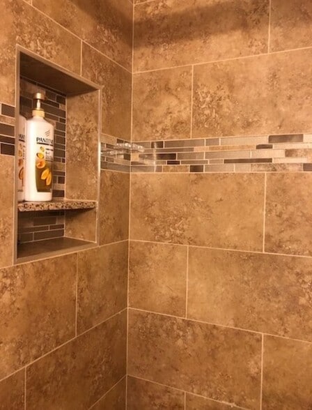 Building Photo - 1279 Calle Bonita